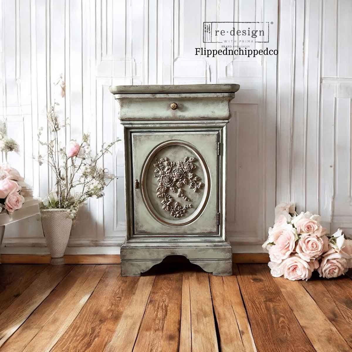 Decor Poly – Velvet Cascade Left– 9.5″x7″x0.5″