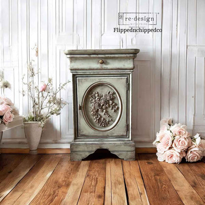 Decor Poly – Velvet Cascade Left– 9.5″x7″x0.5″